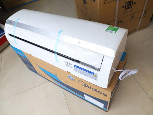 Máy lạnh Midea 1HP MSAFG-10CRN8