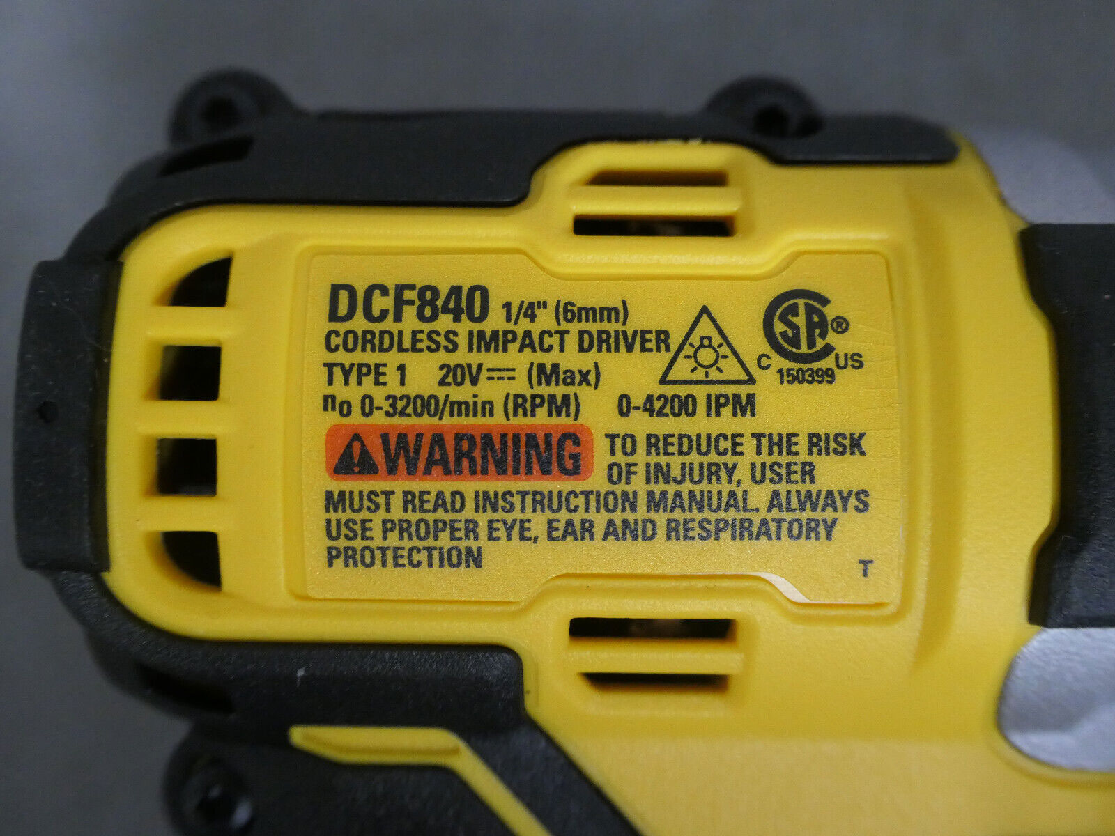 Máy vặn vít dùng pin 20V DeWalt DCF840N-B1 (chưa pin sạc )