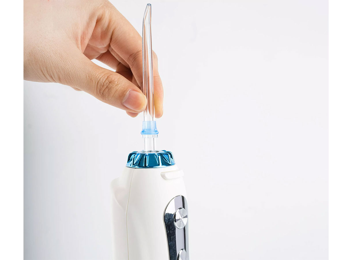 Máy tăm nước cầm tay Maxcare M1Pro