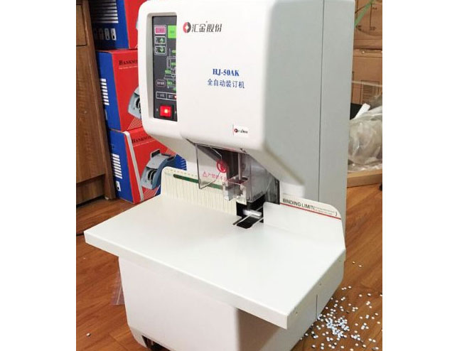 Máy khoan, đóng chứng từ ống nhựa tự động Akio HJ-50AK