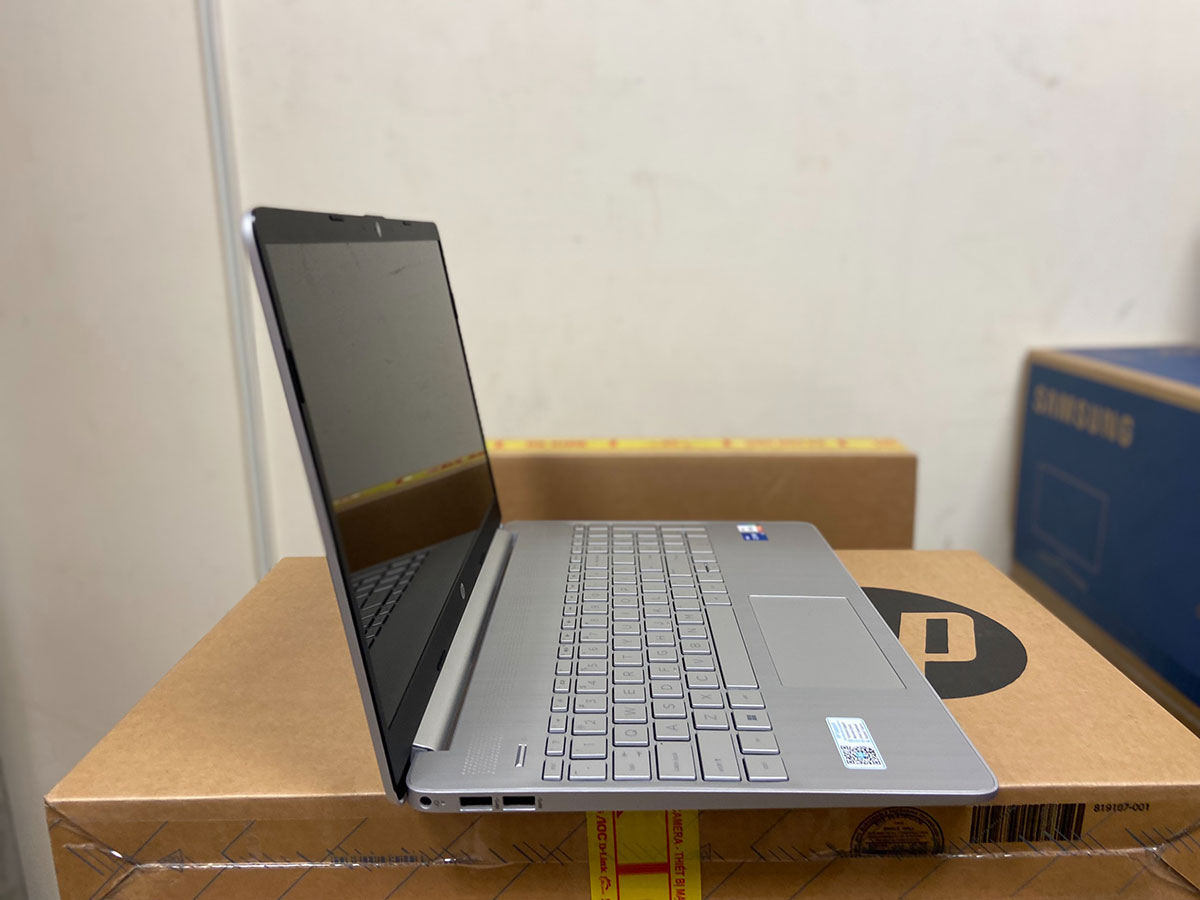 Máy tính xách tay HP 15S-FQ5081TU (6K7A1PA)