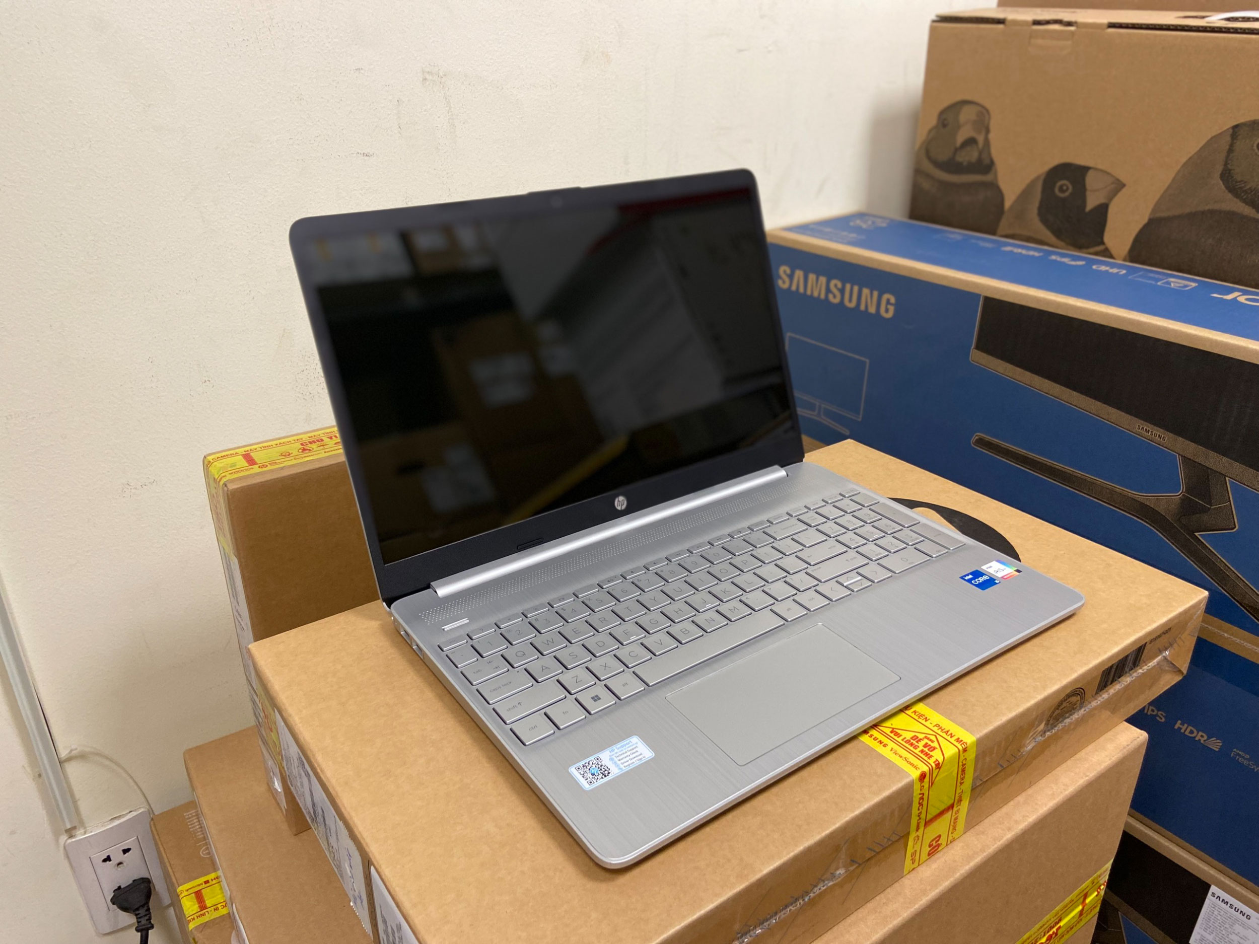 Máy tính xách tay HP 15S-FQ5081TU (6K7A1PA)