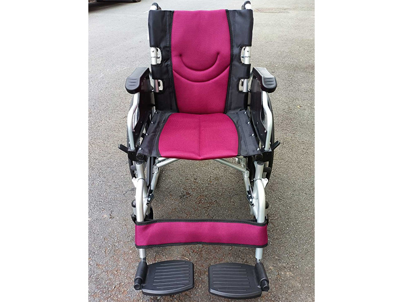 Xe lăn cao cấp Lucass X-39B