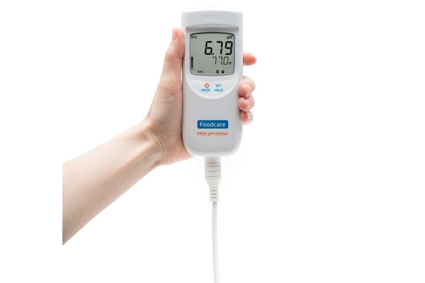 Máy đo pH, nhiệt độ trong sữa chua, phô mai, thực phẩm bán rắn Hanna (HACCP) HI99161