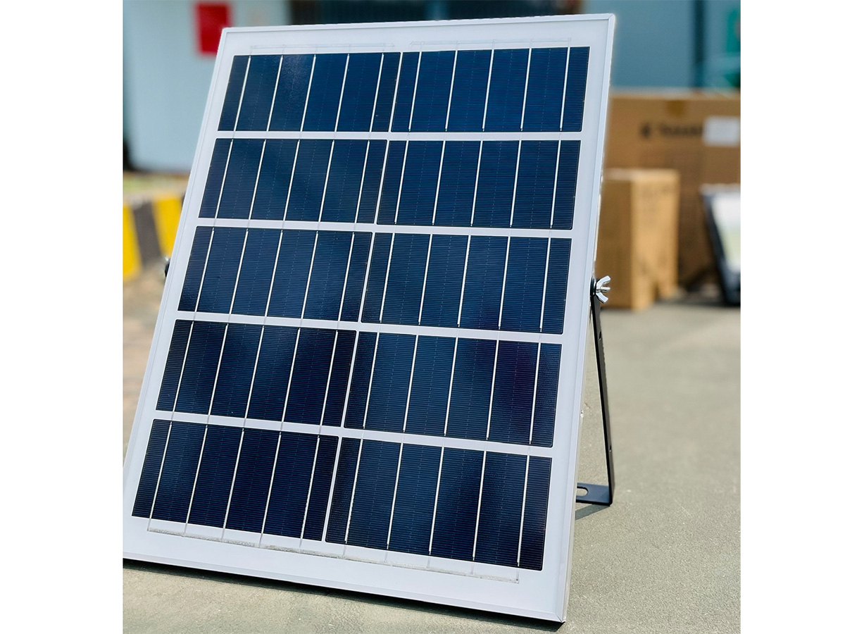 Đèn năng lượng mặt trời Kazaki KZ-FLT08-200W