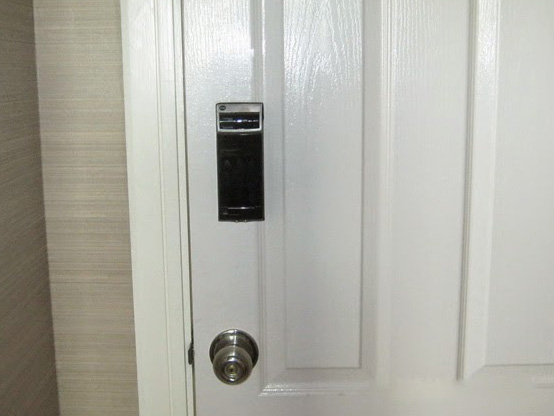 Khóa điện tử vân tay thông minh Yale YDR4110