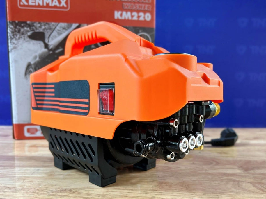 Máy xịt rửa xe cao cấp Kenmax KM220