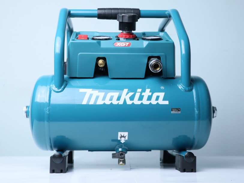 Máy nén khí dùng pin Makita AC001GZ 40V Max XGT (chưa pin, sạc)