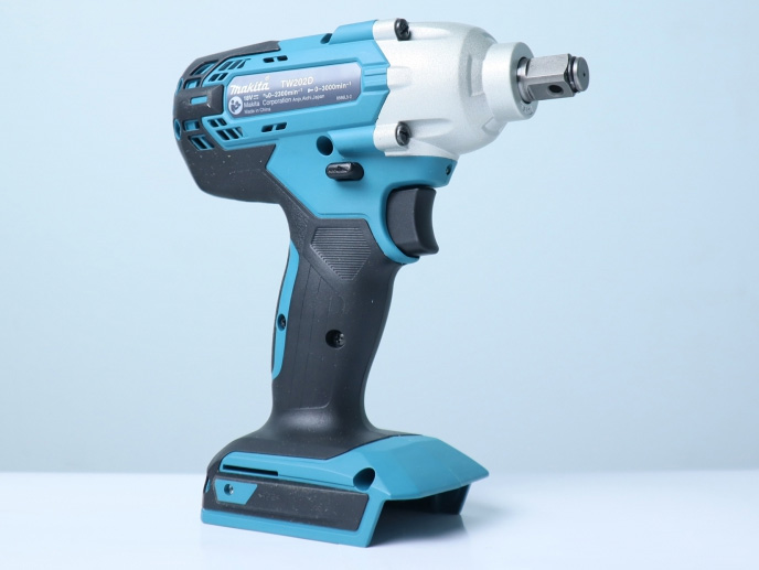 Máy vặn bu lông dùng pin Makita TW202DZ 18V (chưa pin, sạc)