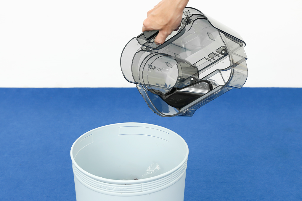 Máy hút bụi dạng hộp Panasonic MC-CL603GN49