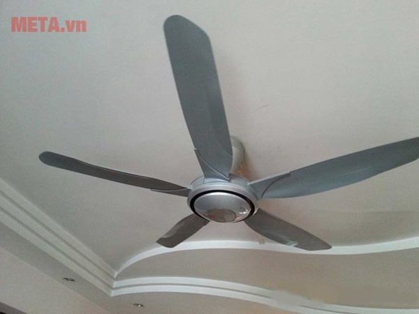 Quạt trần KDK V60WK (5 cánh - 7 tốc độ - có điều khiển)