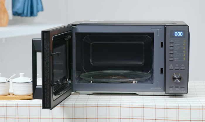 Lò vi sóng có nướng Electrolux EMG25D22BM 25 lít