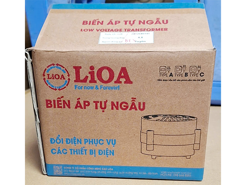 Biến áp đổi nguồn hạ áp Lioa DN015 (DN015A) 1P - 1500VA