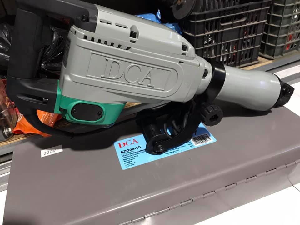 Máy đục bê tông DCA AZG04-15 - META.vn