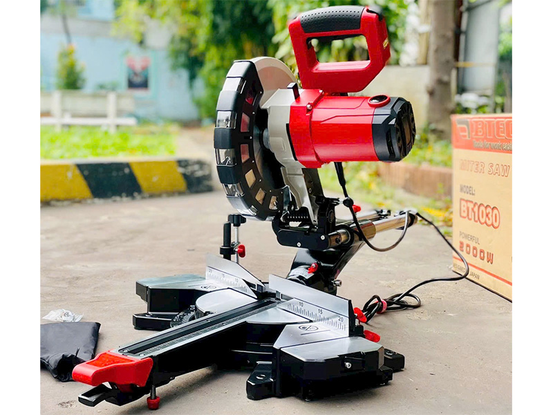 Máy cắt đa năng (thanh trượt) Btec BT1030A