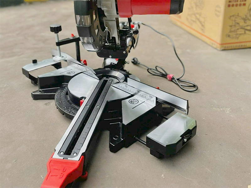 Máy cắt đa năng (thanh trượt) Btec BT1030A