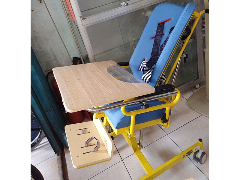 Ghế ngồi khuyết tật tam giác PhaNa PN49M1