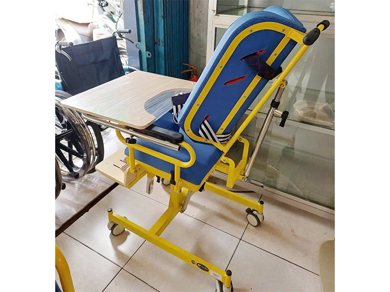 Ghế ngồi khuyết tật tam giác PhaNa PN49M1