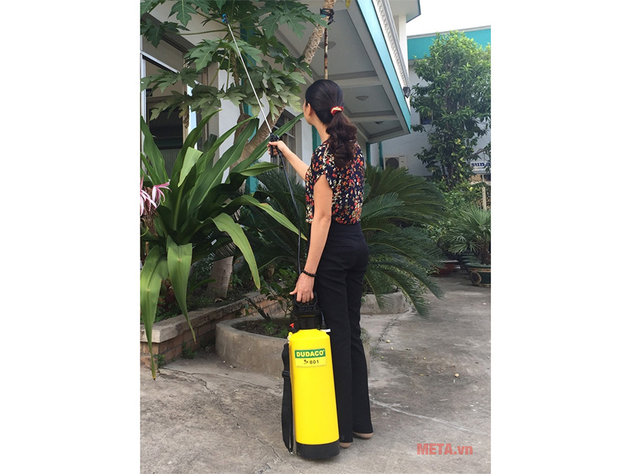 Bình phun hóa chất béc xoay Dudaco B801 8 lít (cần inox)