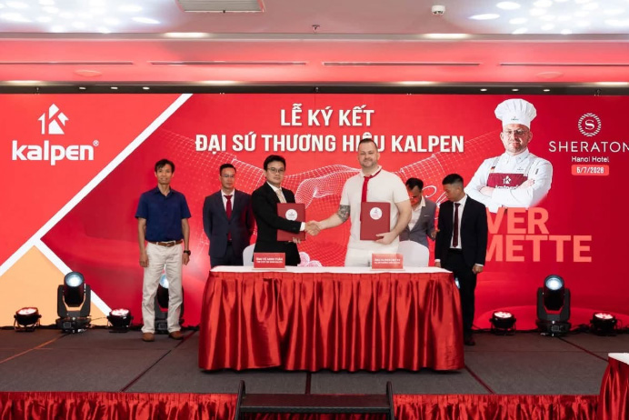 Lễ ký kết đại sứ thương hiệu cho Kalpen Lễ ký kết đại sứ thương hiệu cho Kalpen