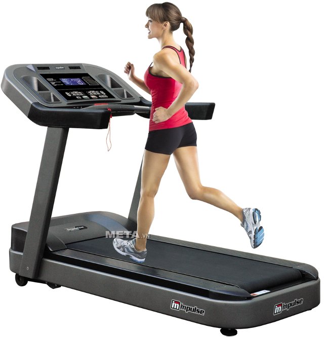 Máy chạy bộ điện cỡ lớn Impulse PT400 là máy chạy bộ điện 1 chức năng