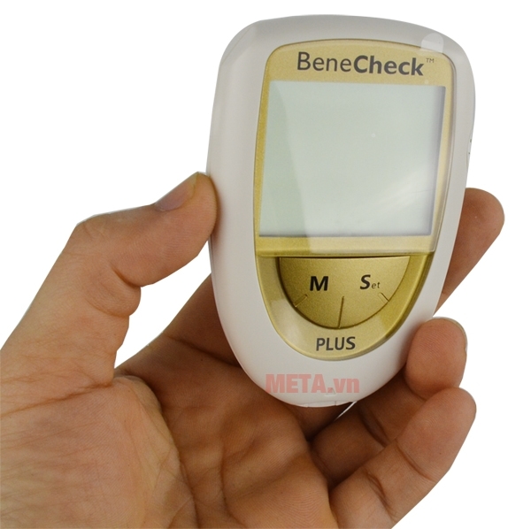 Máy đo đường huyết Benecheck Plus sử dụng que thử Glucose