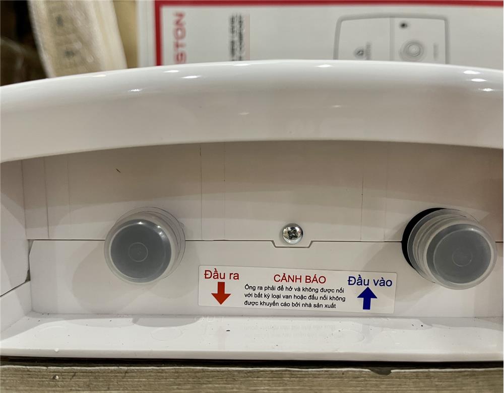 ✓