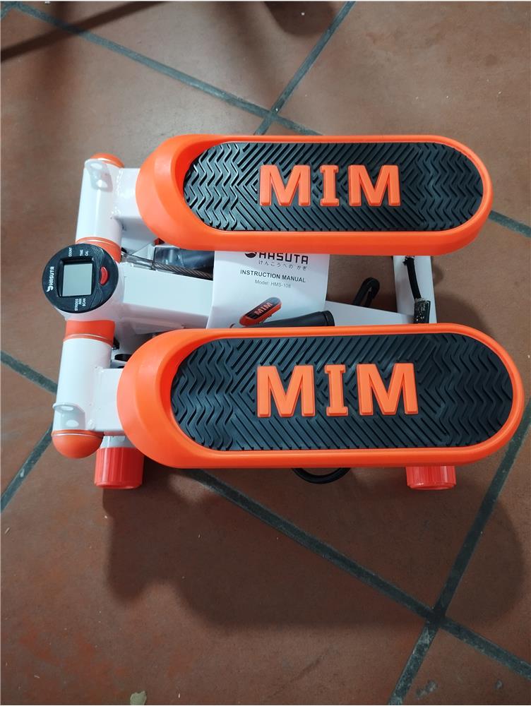 ✓
