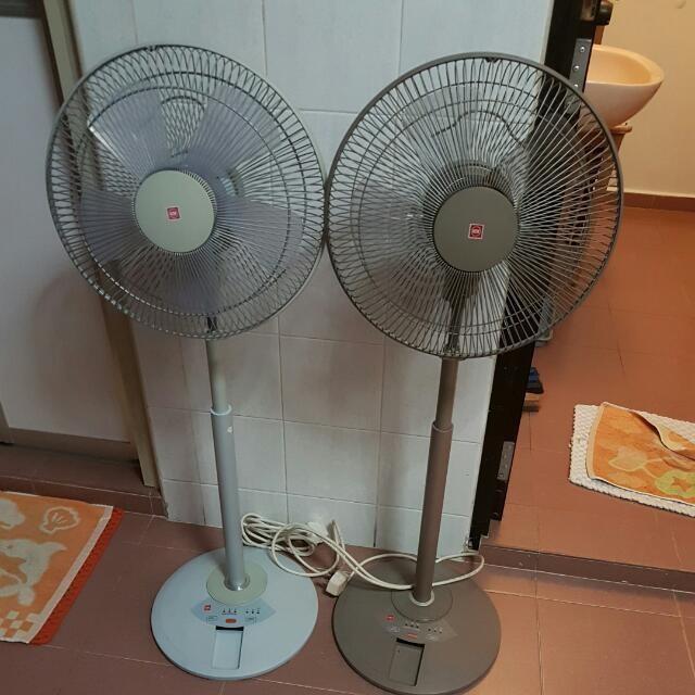✓