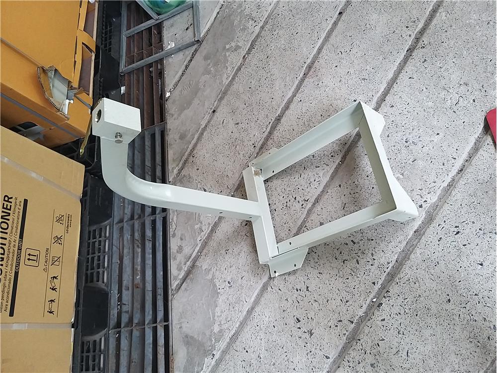 ✓