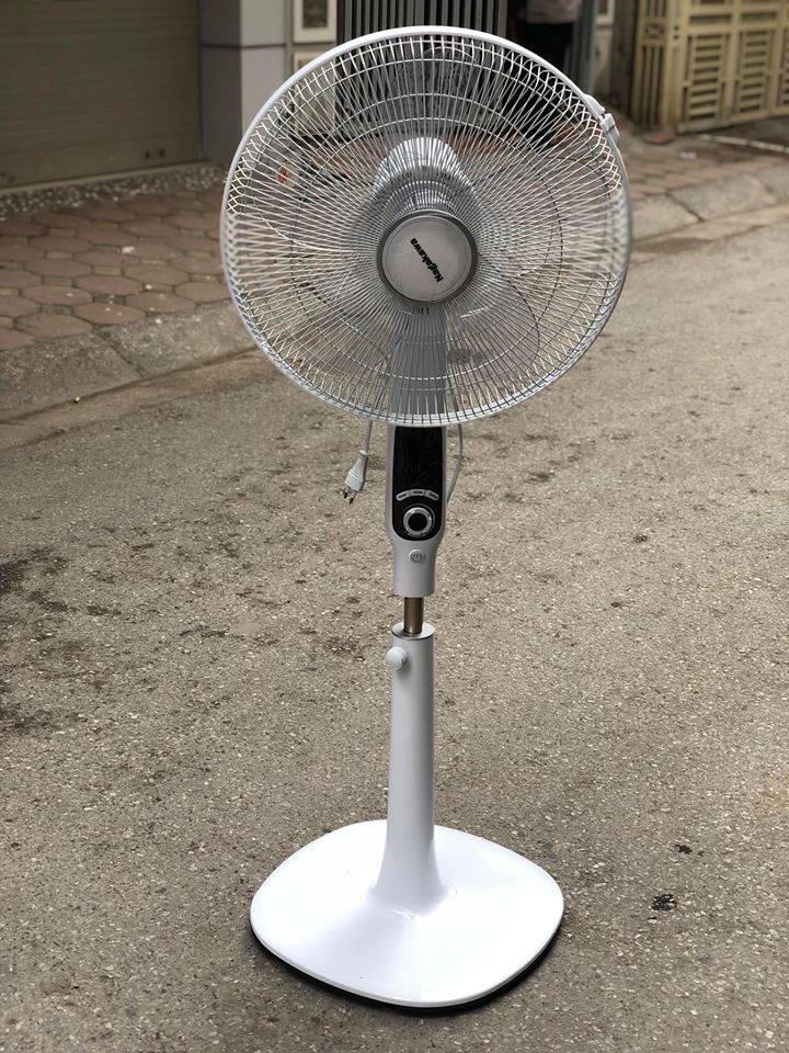 ✓