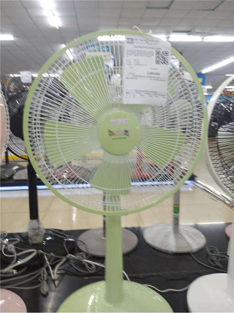 ✓