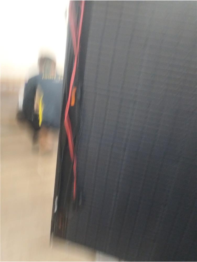 ✓