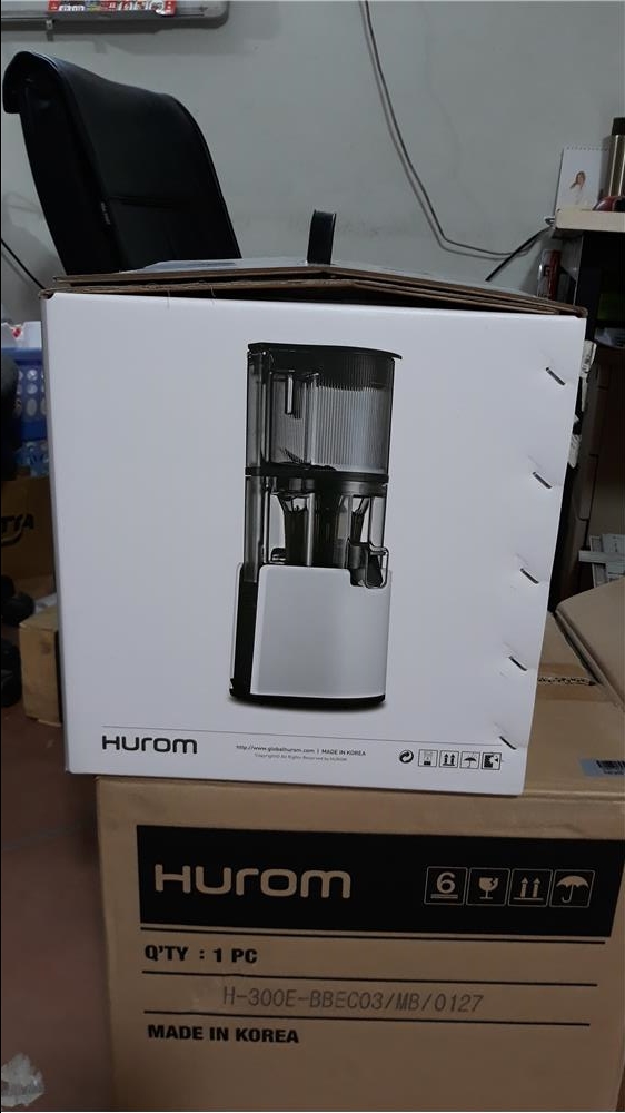 ✓