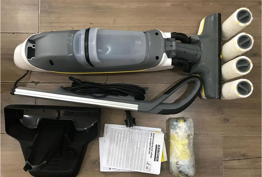 ✓