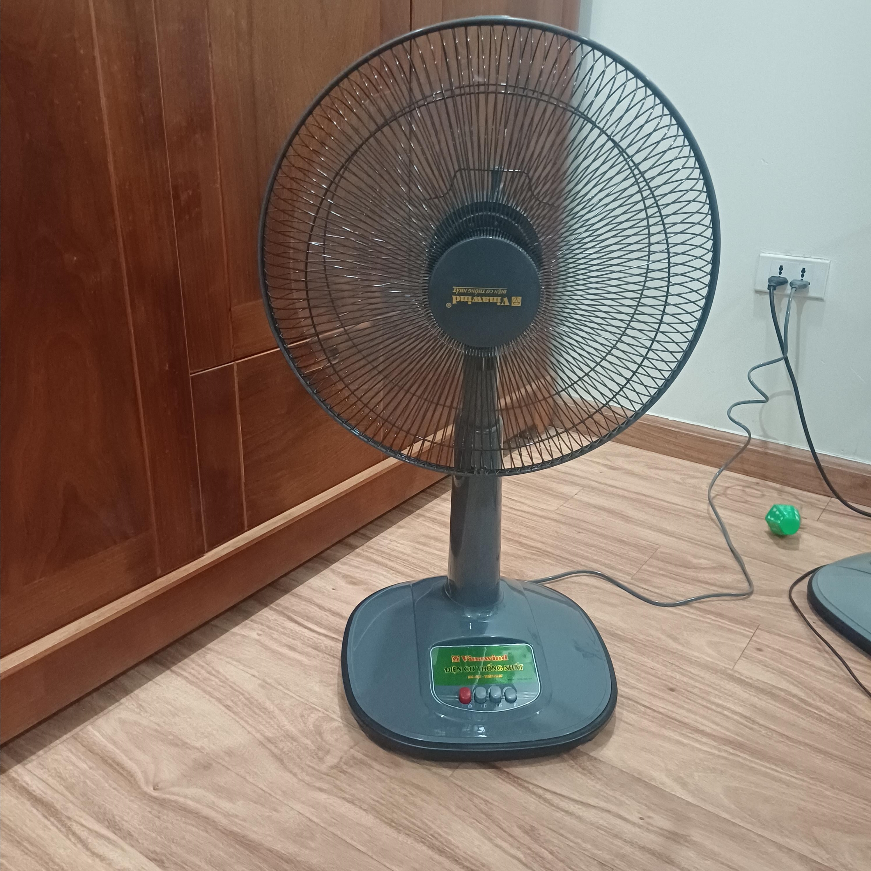 ✓