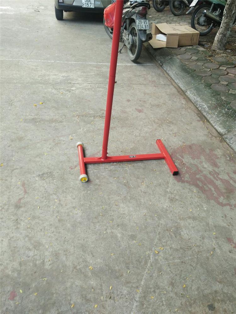 ✓