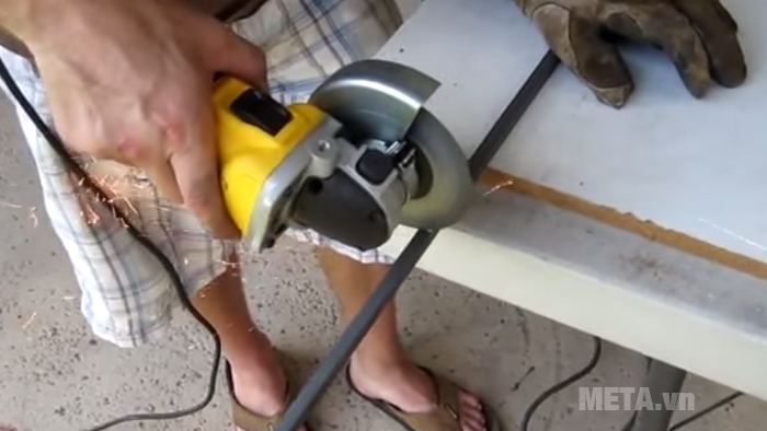 Máy mài góc 100mm DeWalt DW810B