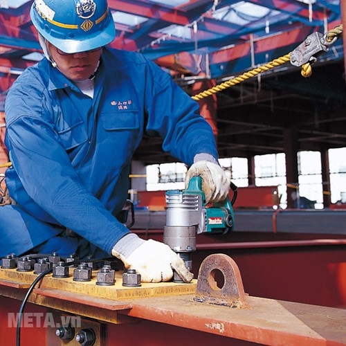 Máy siết, cắt bu lông Makita 6922NB