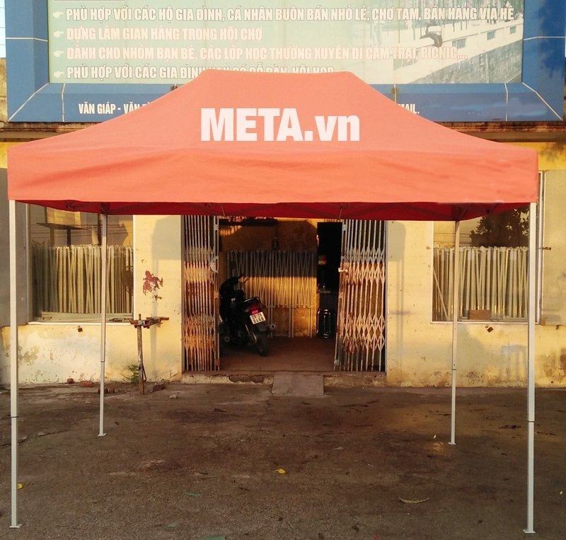 Nhà bạt di động 2m x 3m có 4 chân trụ chắc chắn. Nhà bạt di động 2m x 3m có 4 chân trụ chắc chắn.