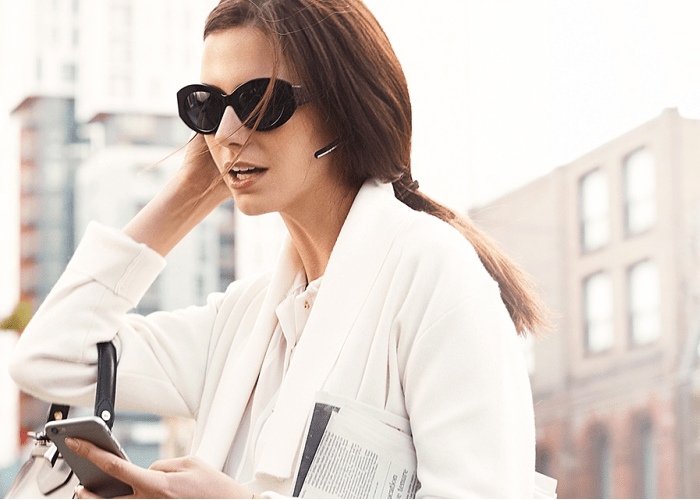 Tai nghe Bluetooth Plantronics model Voyager 5200